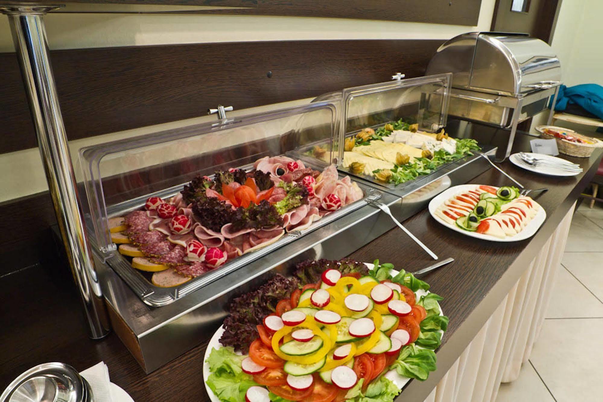 Ivbergs Hotel Messe Nord Berlin Ngoại thất bức ảnh